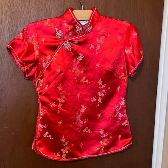 Red Traditional Chinese Women's Short Sleeve Blouse Mandarin Collar - Picture 2 of 6